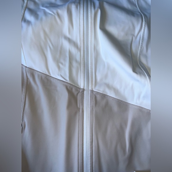 NWOT LuluLemon Define Jacket size 8 - Picture 2 of 4